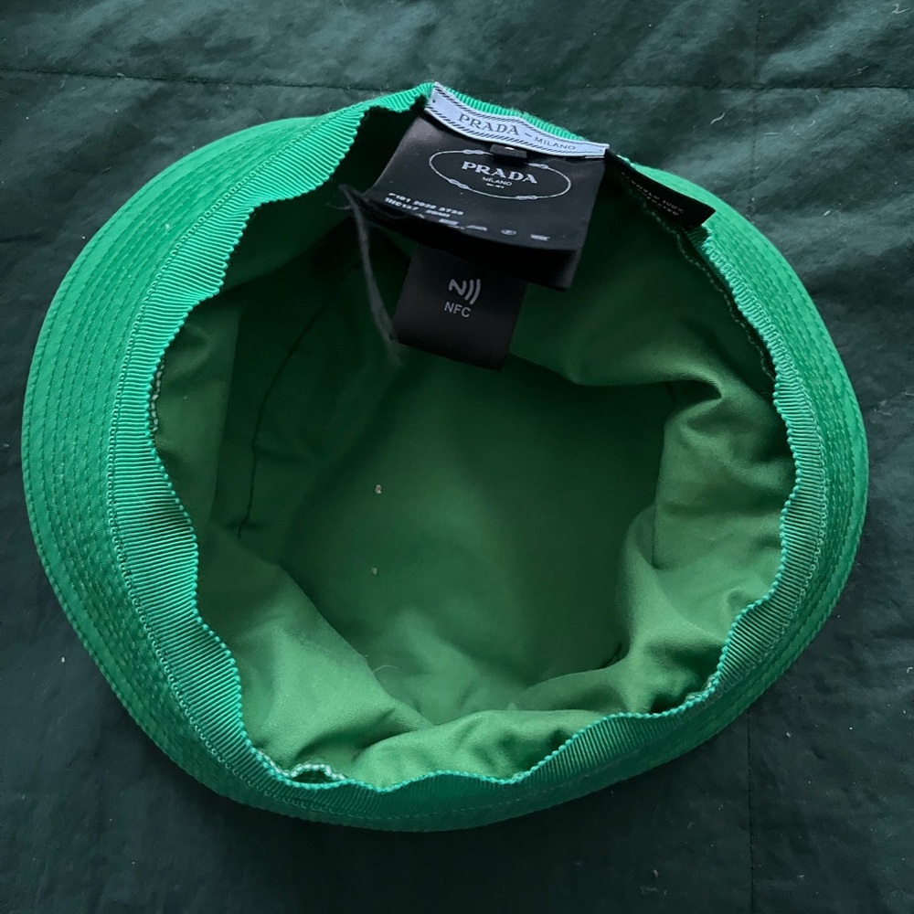 Prada Re-Nylon bucket hat in Kelly Green - Picture 7 of 10